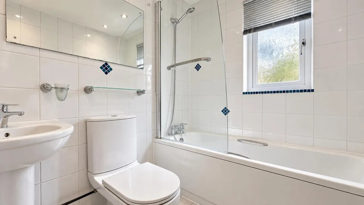 Handside Close, Worcester Park, KT4 8QG, photo 7