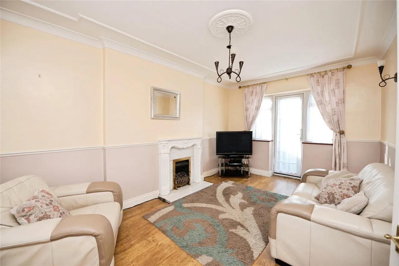 Renown Close, Romford, RM7, photo 3