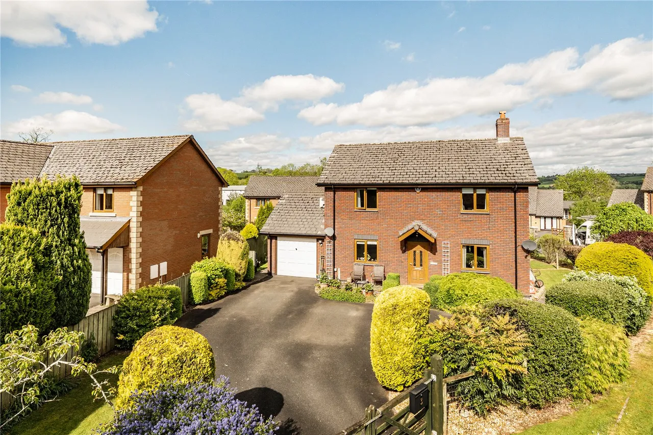 4 bed house for sale — Brookfield, Three Cocks, Brecon, Powys, LD3 0SQ