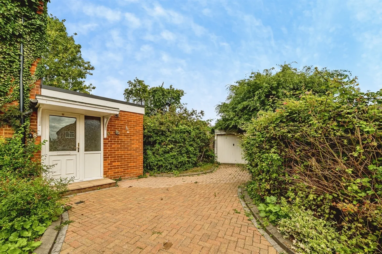 Southfield Gardens, Burnham, SL1, photo 13