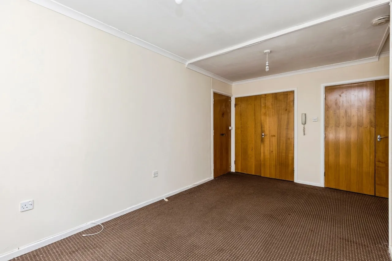 Longmere Road, Crawley, RH10, photo 6