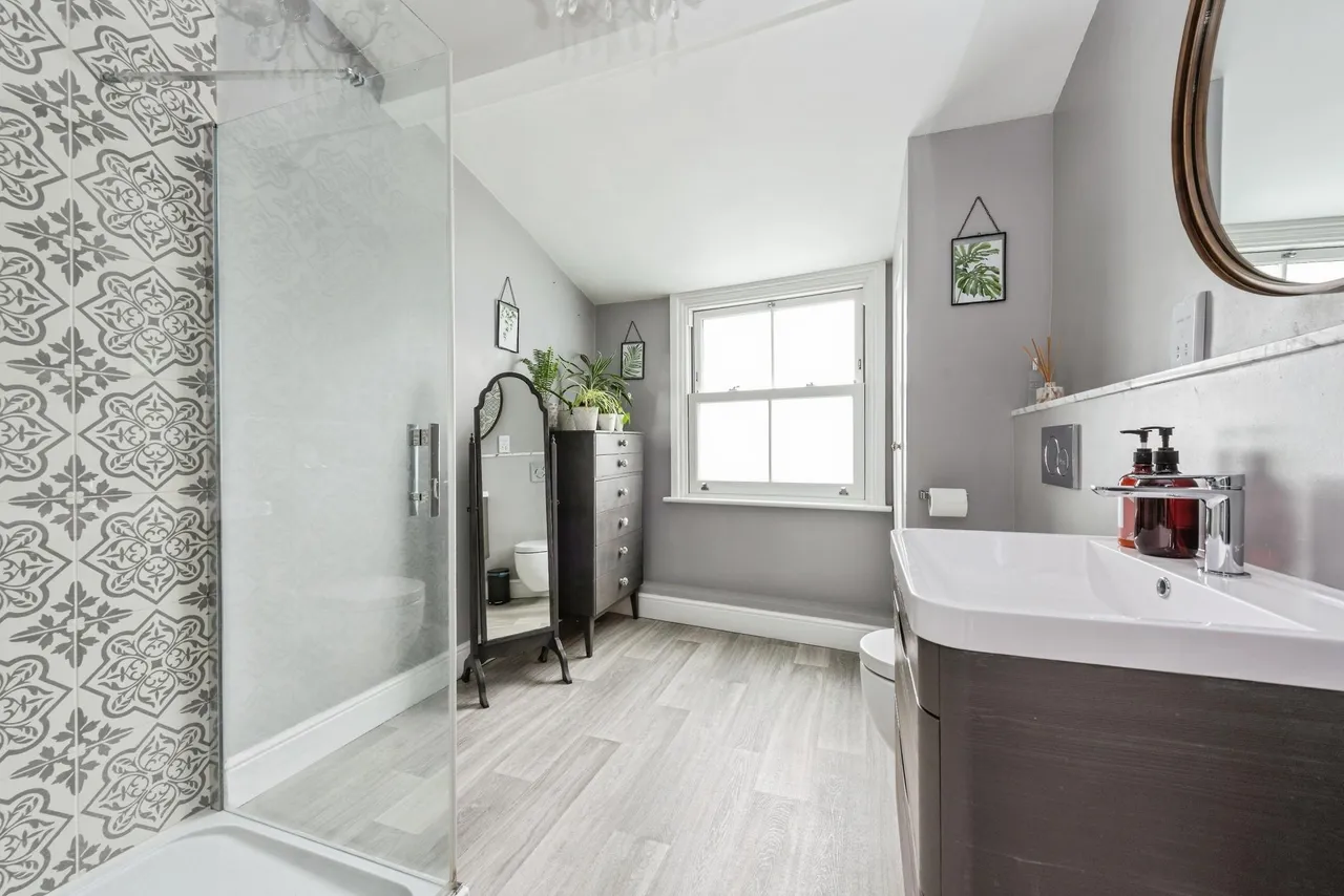 Victor Road, Teddington, TW11, photo 16