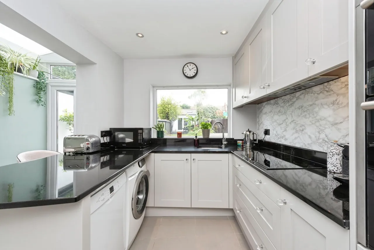 Victor Road, Teddington, TW11, photo 11