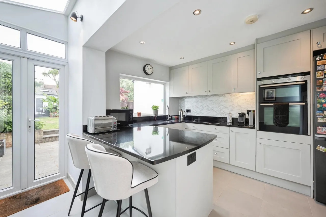 Victor Road, Teddington, TW11, photo 7