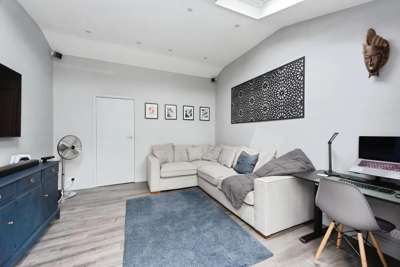 Victor Road, Teddington, TW11, photo 29