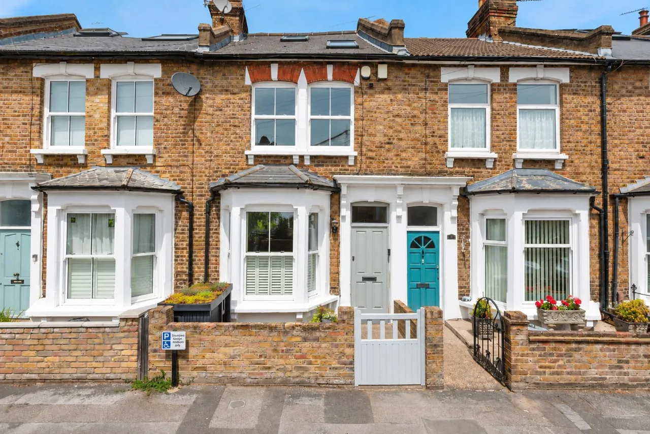 3 bed house for sale, Victor Road, Teddington, TW11