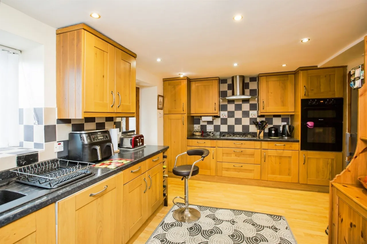 3 bed house for sale — Upper Kell, HALIFAX