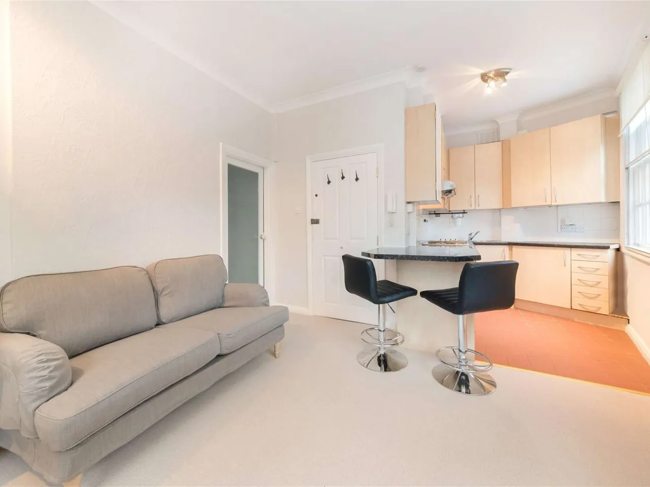 1 bed flat to rent, Bourdon Street, London, W1K