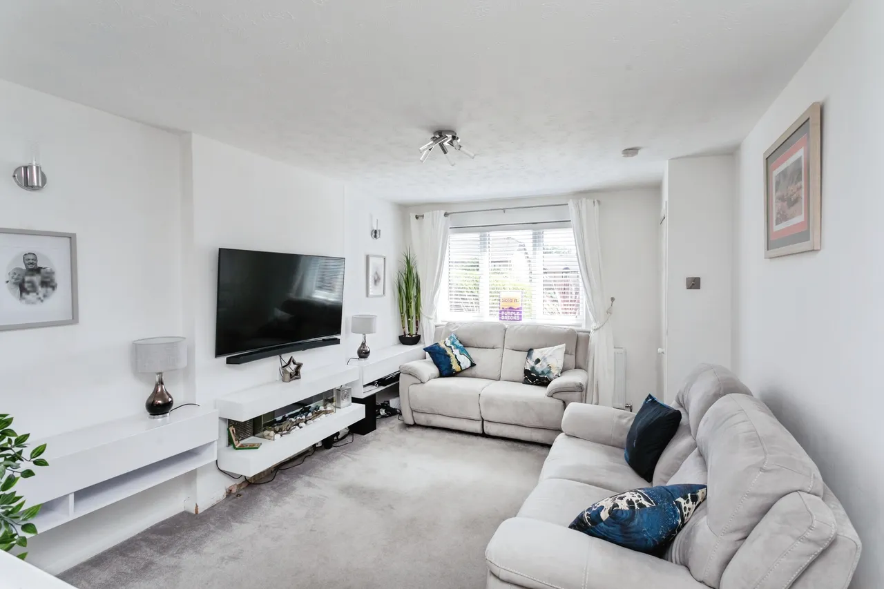 Westwood Close, Great Holm, Milton Keynes, photo 2