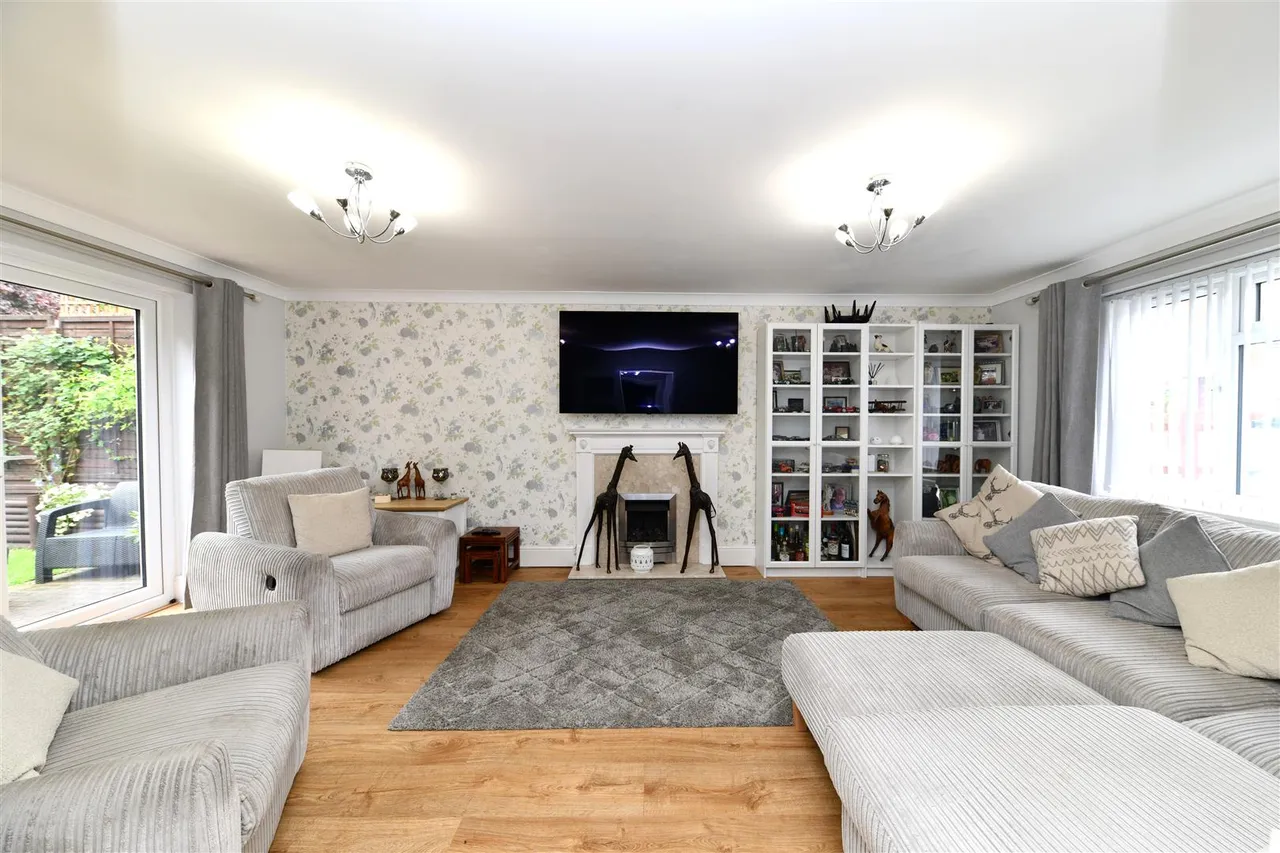 Thirlmere, Stevenage, Herts, SG1 6AH, photo 13