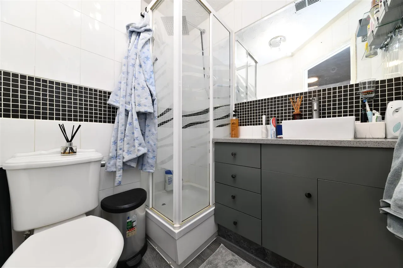 Thirlmere, Stevenage, Herts, SG1 6AH, photo 17