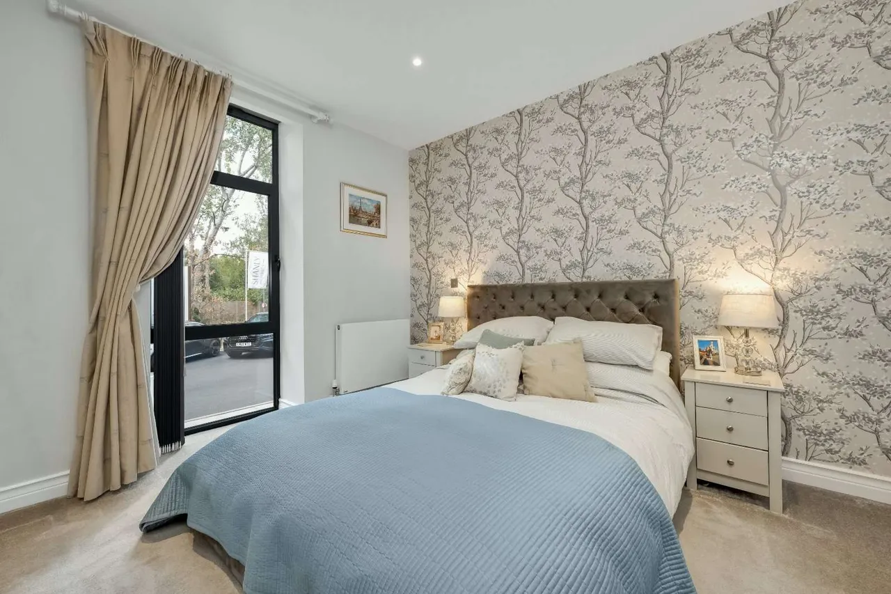 Littleworth Road, Esher, Surrey, KT10 9FP, photo 9