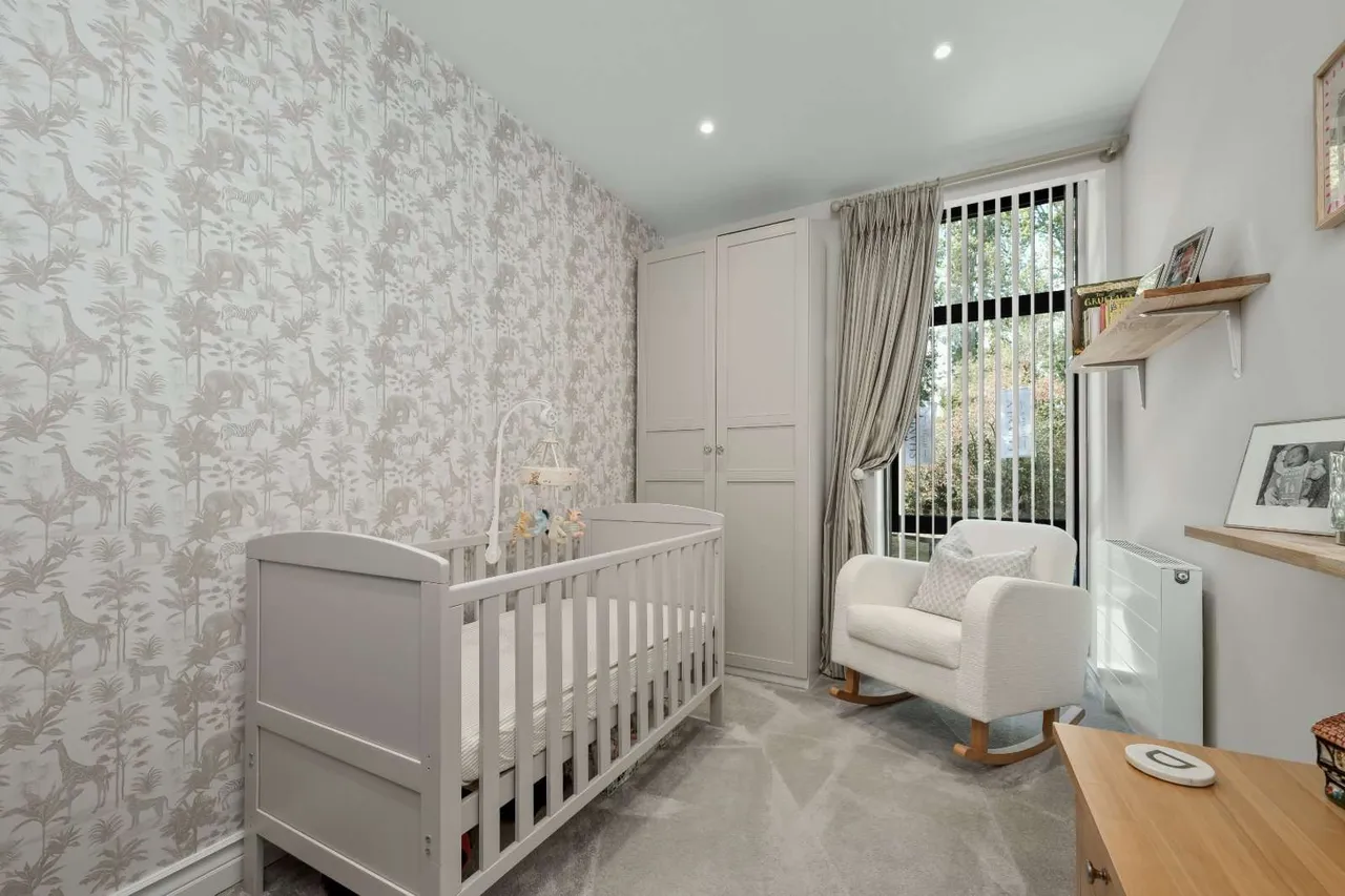 Littleworth Road, Esher, Surrey, KT10 9FP, photo 11