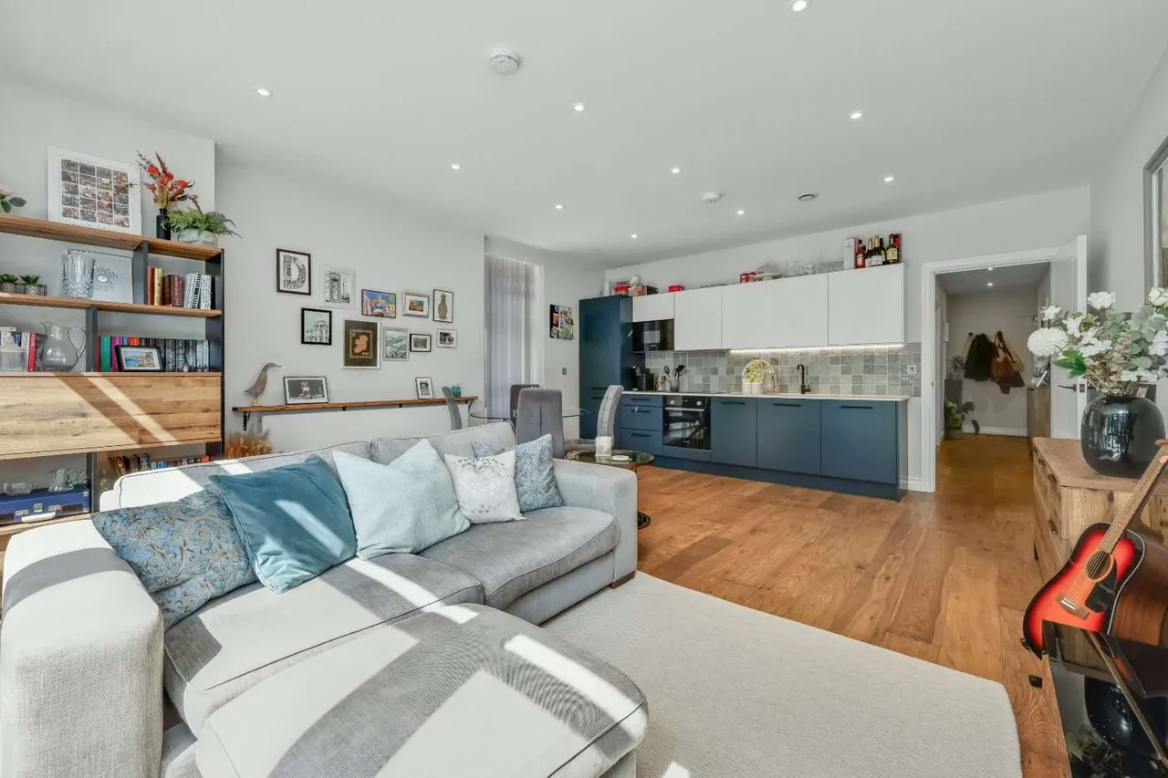 Littleworth Road, Esher, Surrey, KT10 9FP, photo 5