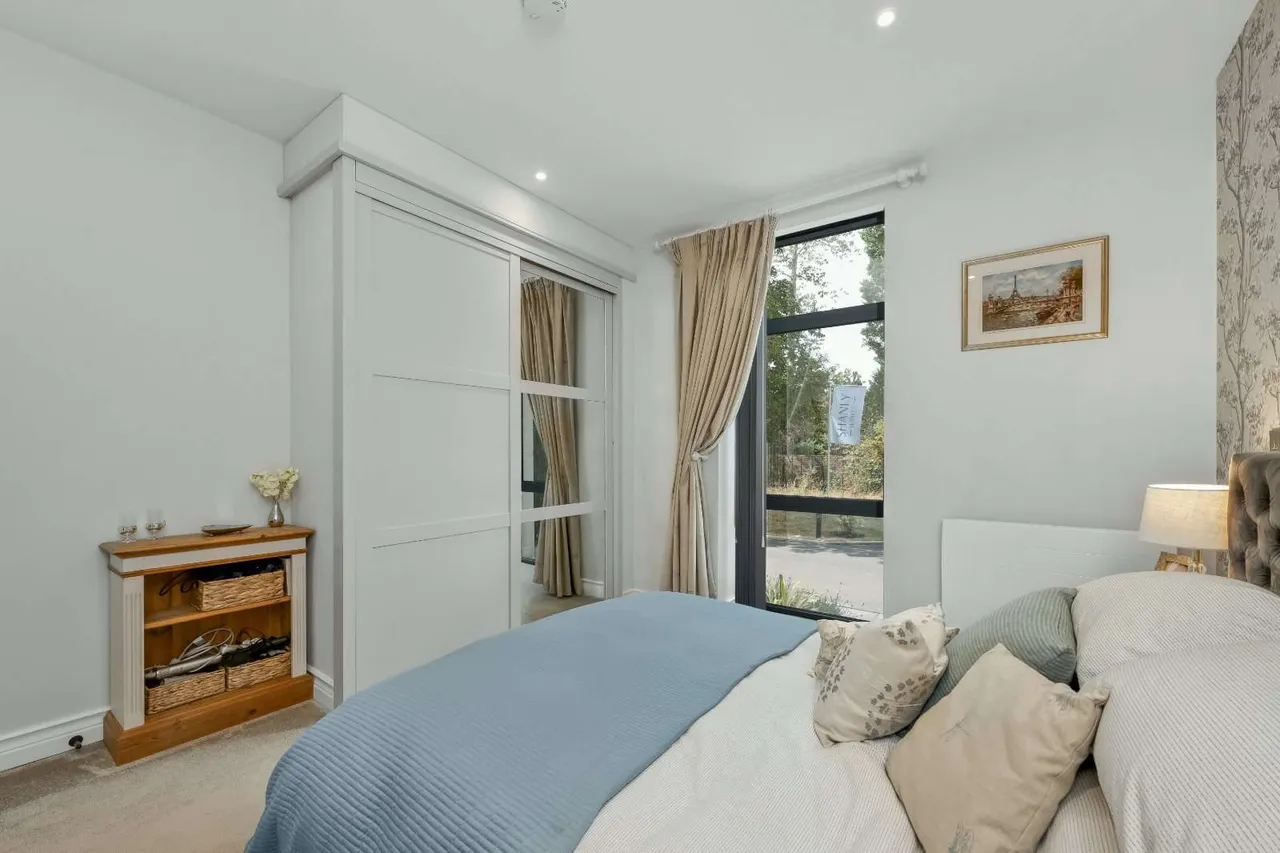 Littleworth Road, Esher, Surrey, KT10 9FP, photo 10