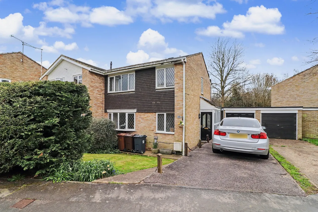 3 bed house for sale, Berkeley Close, Stevenage, SG2