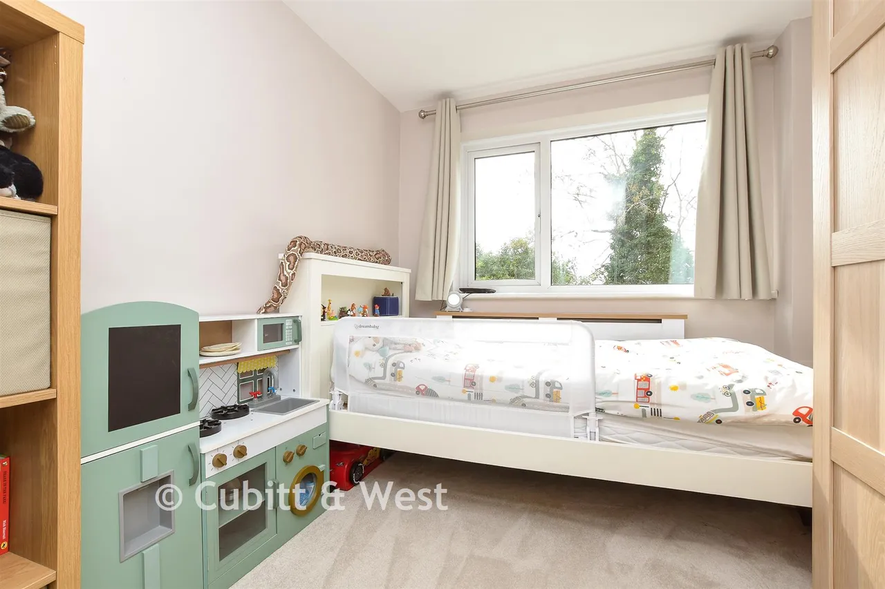Ridgeway Road, Redhill, RH1, photo 12