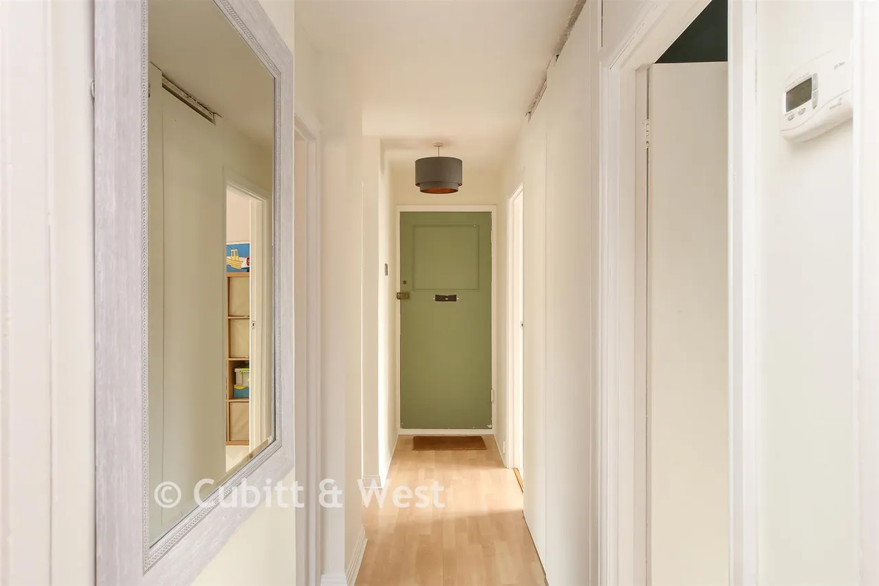 Ridgeway Road, Redhill, RH1, photo 3