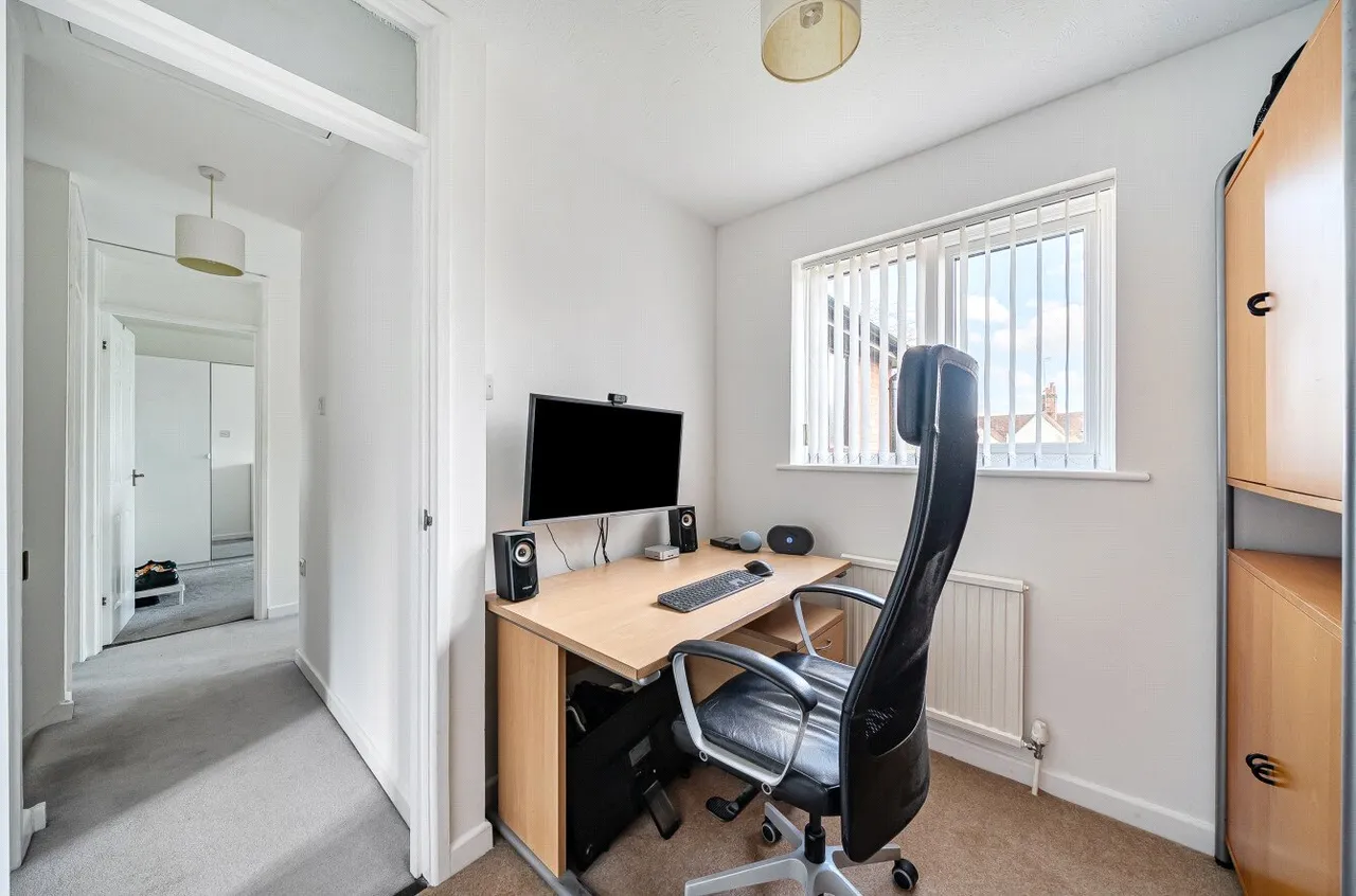 Angel Meadows, Odiham, Hook, Hampshire, RG29 1AR, photo 16