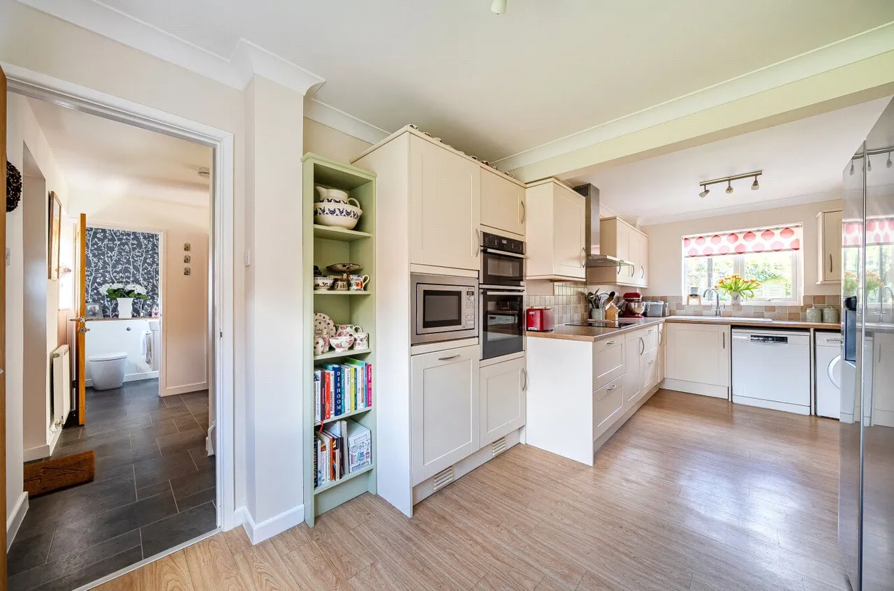 Angel Meadows, Odiham, Hook, Hampshire, RG29 1AR, photo 6