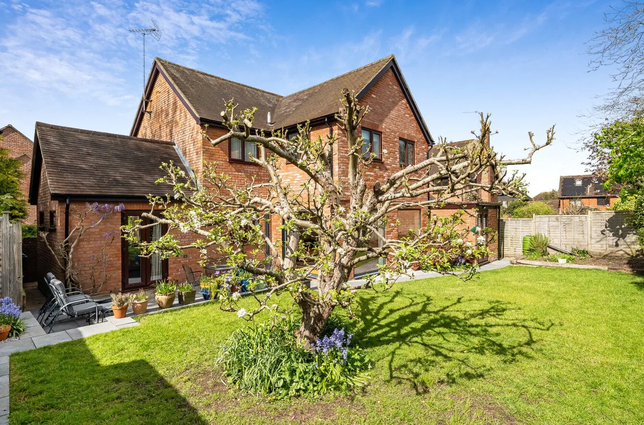 Angel Meadows, Odiham, Hook, Hampshire, RG29 1AR, photo 13