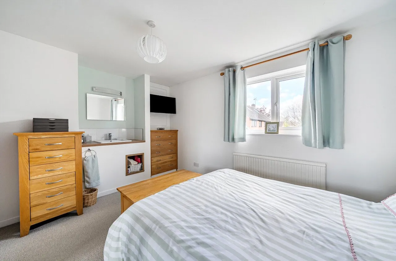 Angel Meadows, Odiham, Hook, Hampshire, RG29 1AR, photo 9