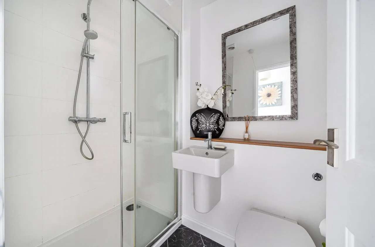 Angel Meadows, Odiham, Hook, Hampshire, RG29 1AR, photo 17