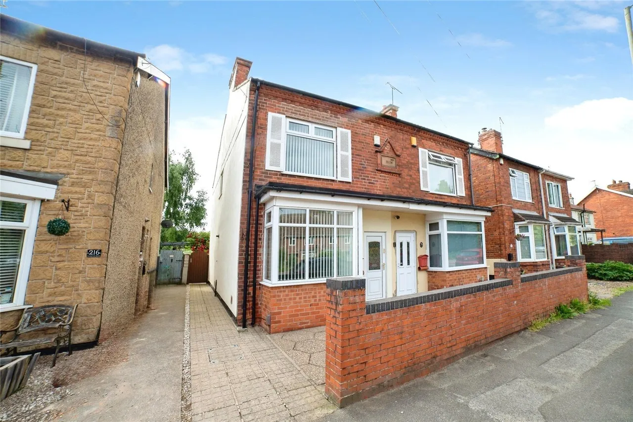 2 bed house for sale — Alfreton Road, SUTTON-IN-ASHFIELD, Nottinghamshire, NG17