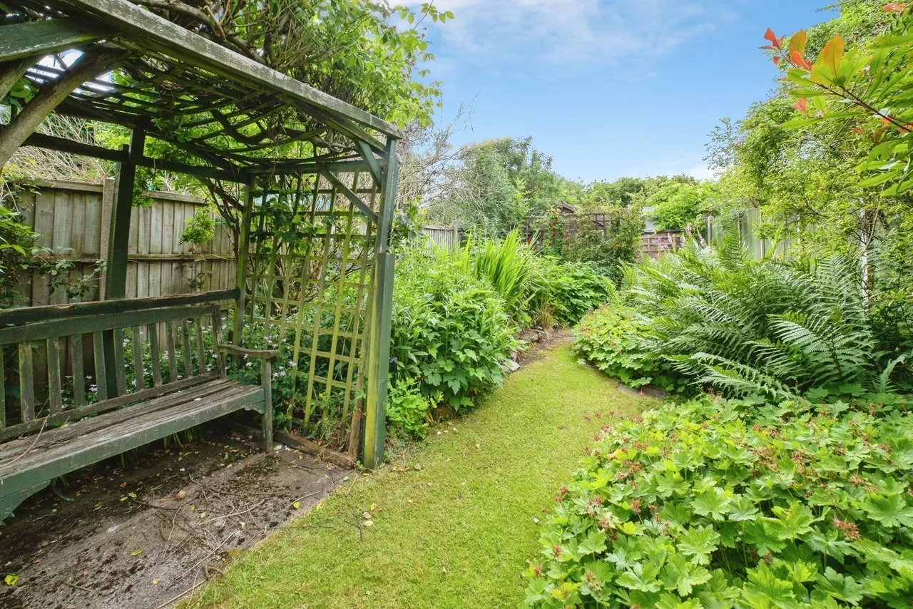 Alfreton Road, SUTTON-IN-ASHFIELD, Nottinghamshire, NG17, photo 13