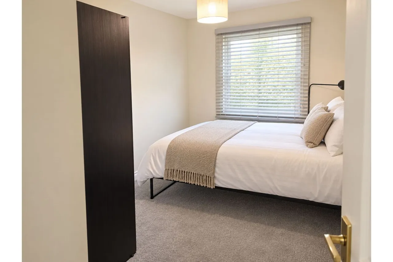 Caradon Walk, Swindon, SN25, photo 10