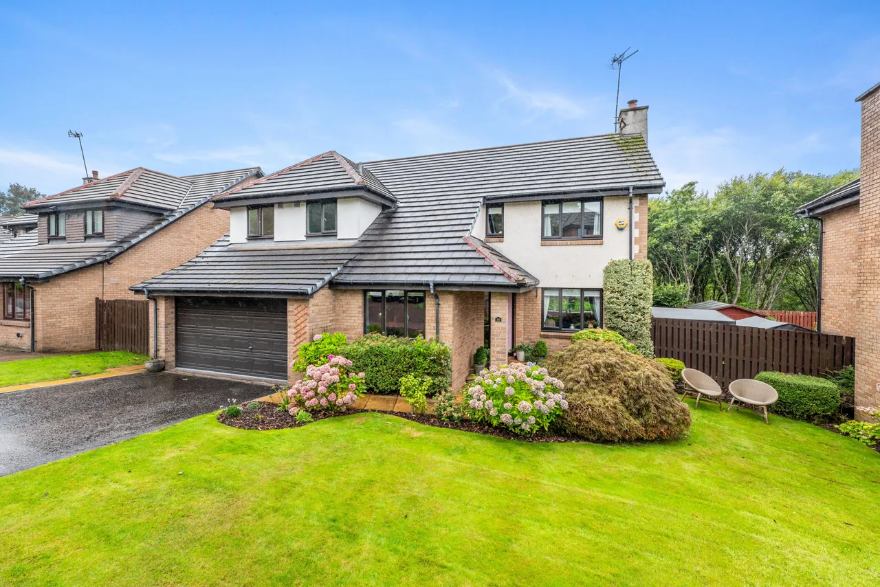 5 bed house for sale — 18 Sherbrooke Gardens, Pollokshields, G41 4HU