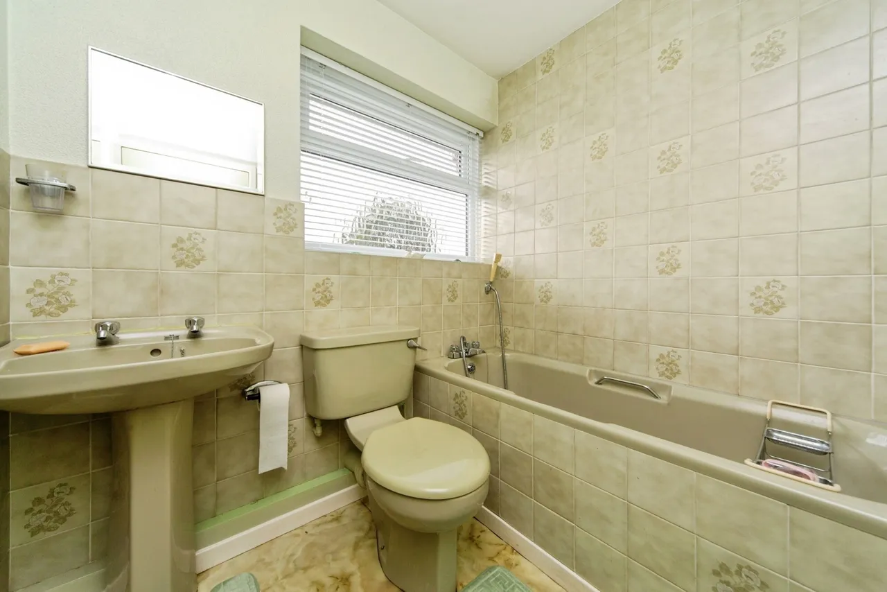 Grenville Crescent, Bromborough, CH63, photo 15