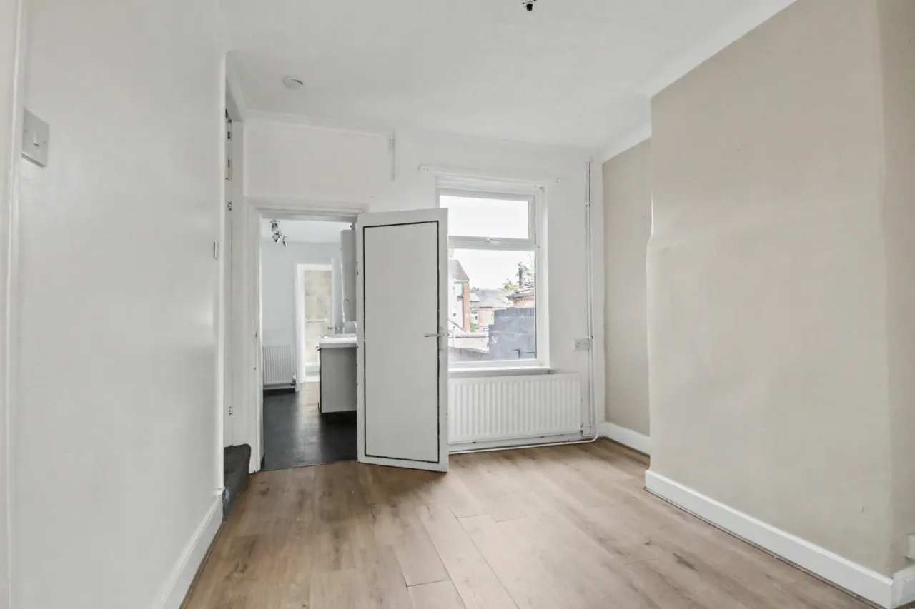 West Terrace, Stoke-On-Trent, photo 6
