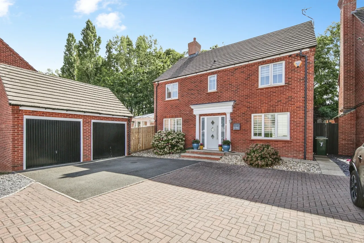 4 bed house for sale, Bronze View, Westwood Heath, CV4