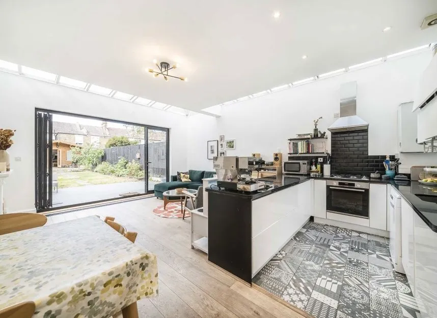 2 bed flat for sale — Greyhound Lane, Streatham, SW16