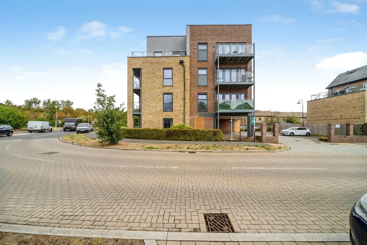 1 bed flat for sale — Atlas Way, Oakgrove, Milton Keynes