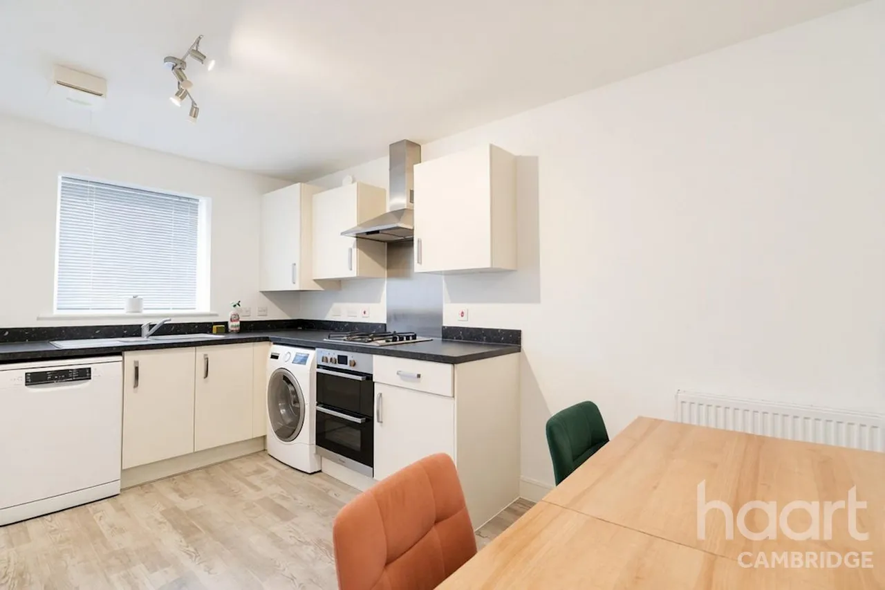 Warren Way, CB24, photo 2