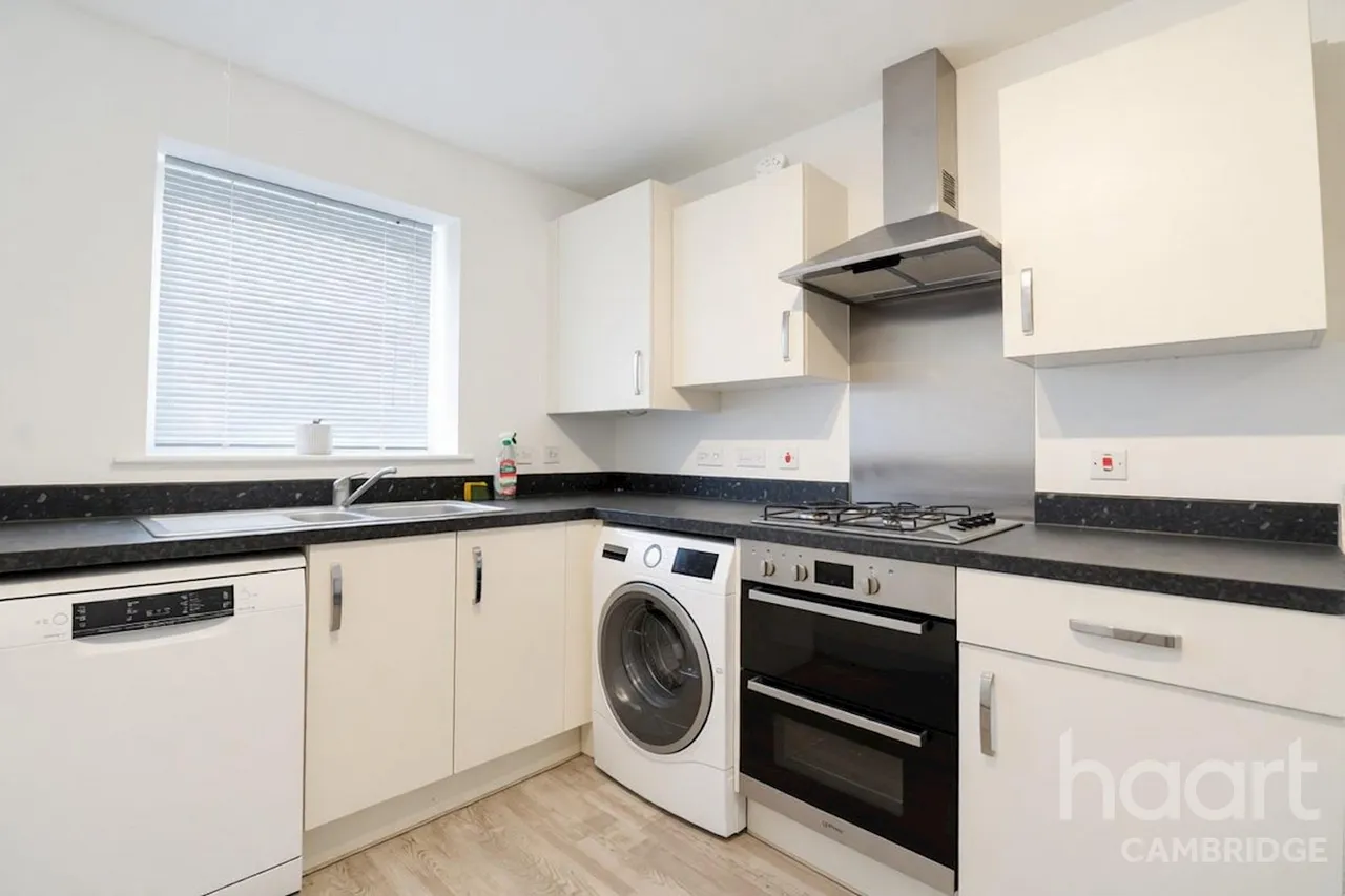 Warren Way, CB24, photo 4