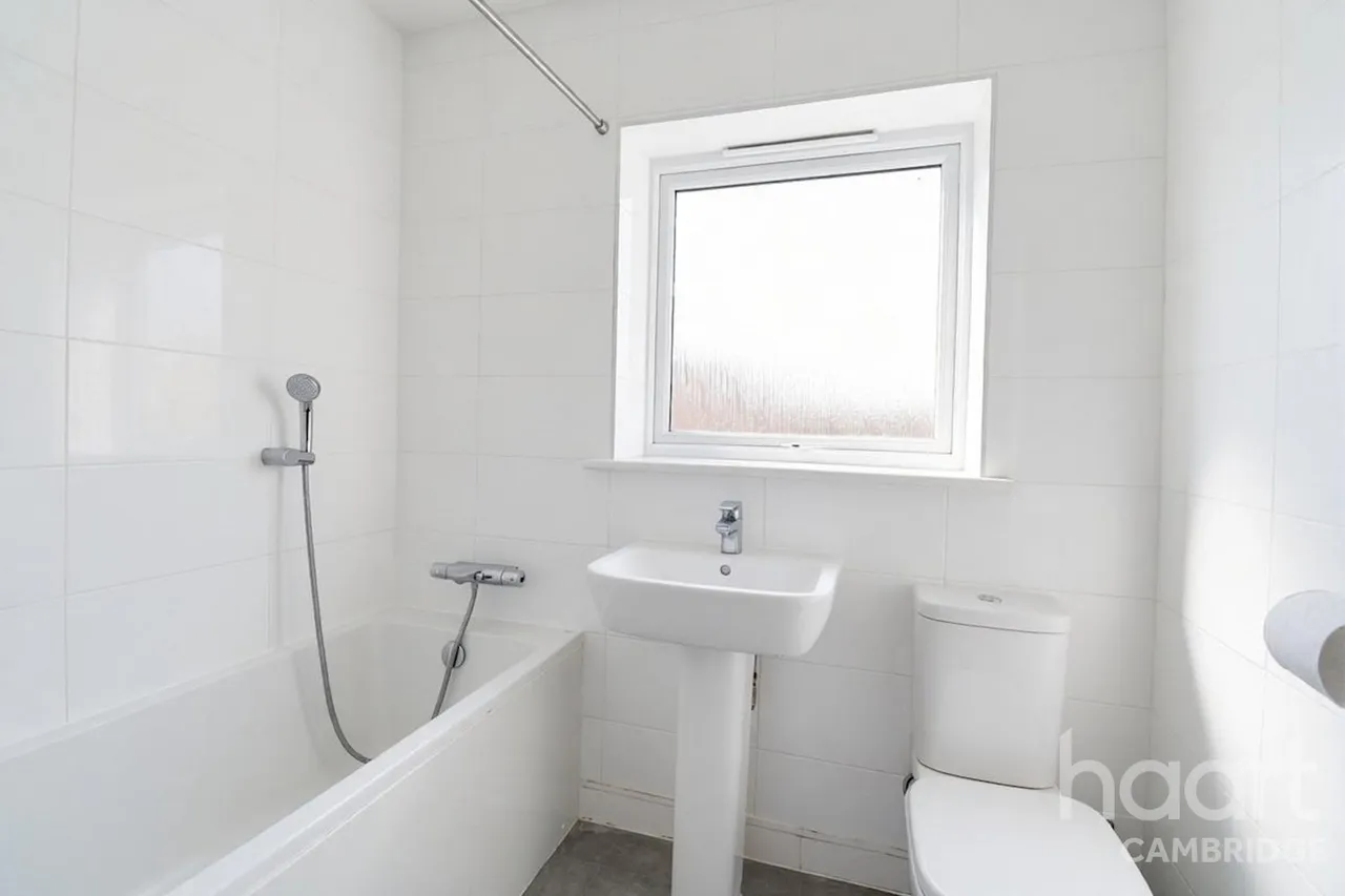 Warren Way, CB24, photo 10