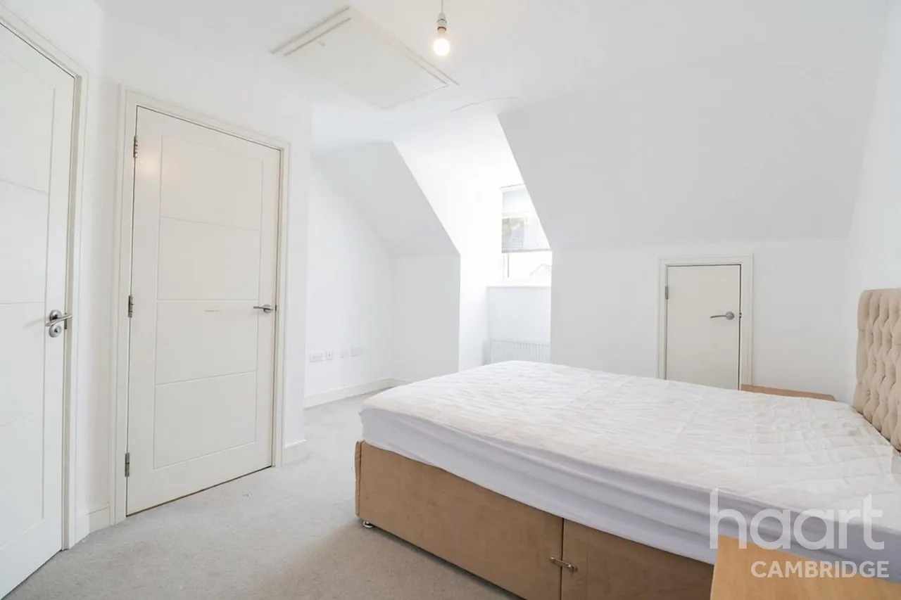 Warren Way, CB24, photo 7