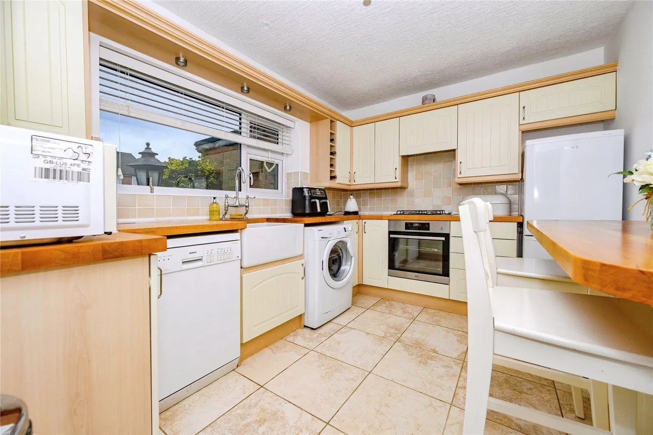 Buckwood Avenue, Dunstable, Bedfordshire, LU5, photo 6
