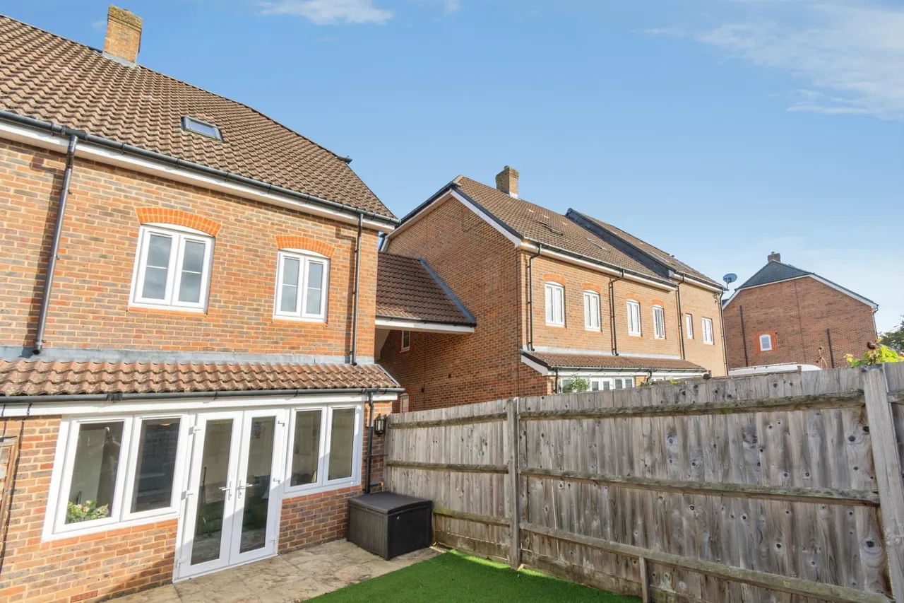 Silent Garden Road, Liphook, GU30, photo 30