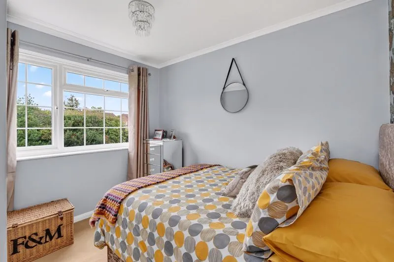 Marlborough Close Hersham, Walton-On-Thames KT12 4QS, photo 12