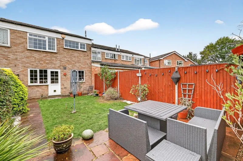 Marlborough Close Hersham, Walton-On-Thames KT12 4QS, photo 18