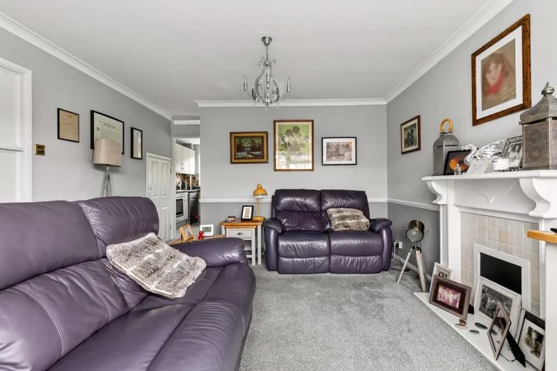 Marlborough Close Hersham, Walton-On-Thames KT12 4QS, photo 8
