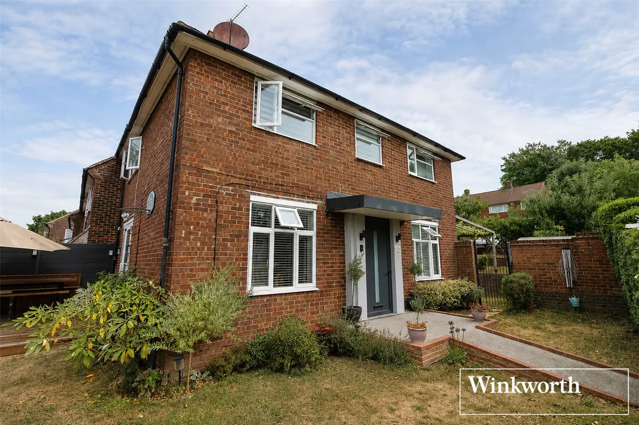 5 bed house for sale, Ayot Path, Borehamwood, WD6