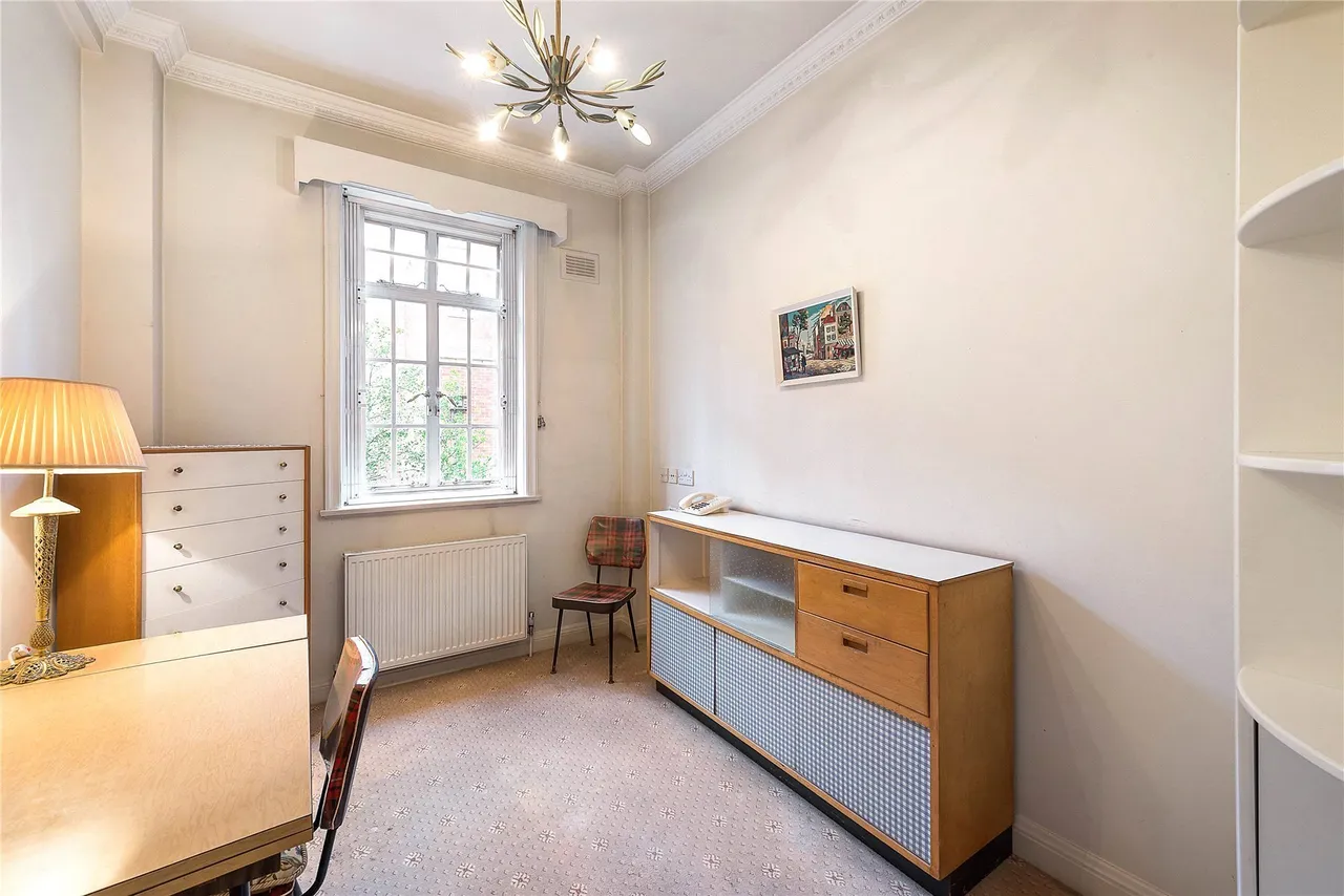 Duchess of Bedfords Walk, London, W8, photo 9