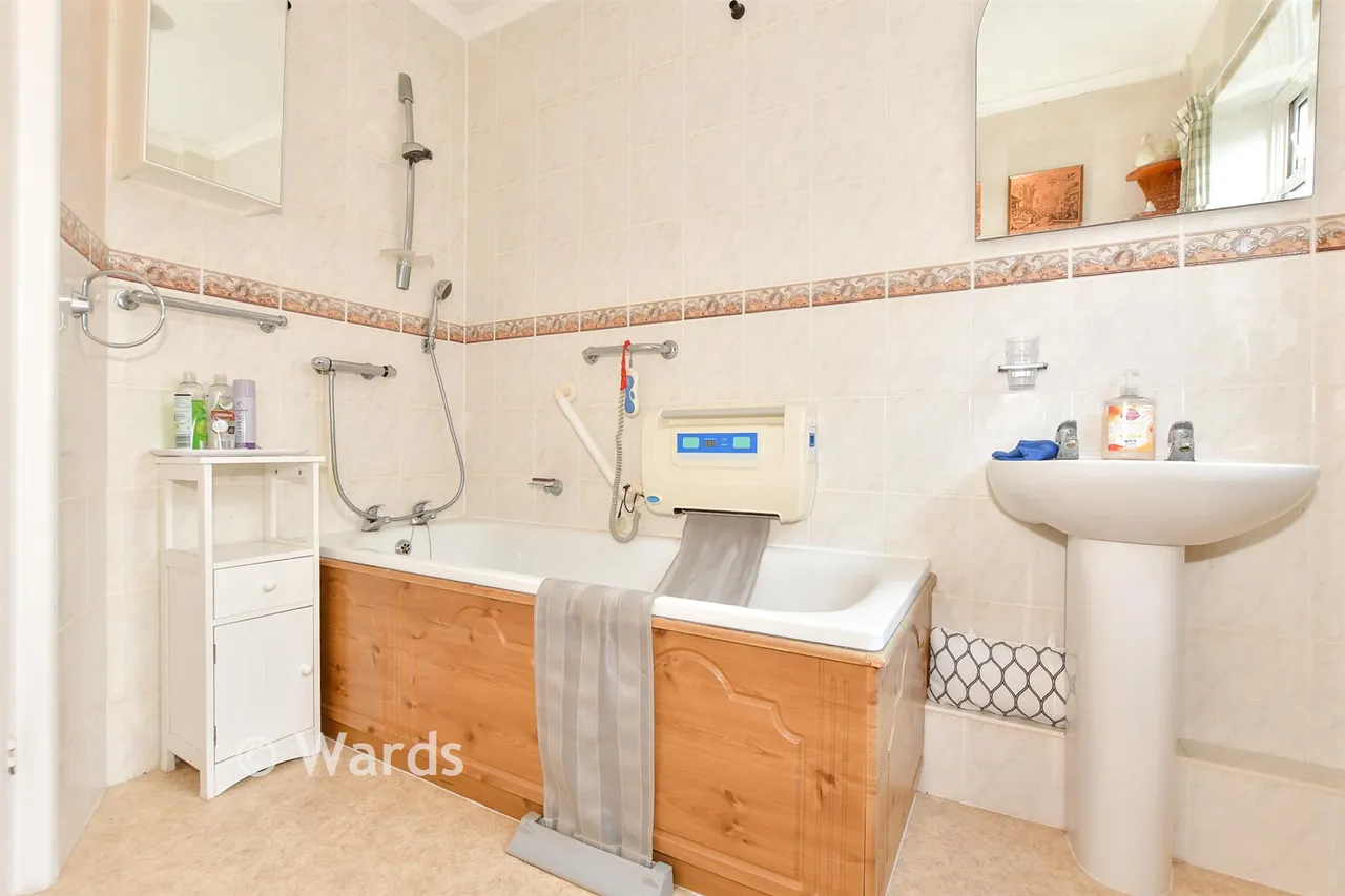 St. Andrew's Road, Littlestone, TN28, photo 10