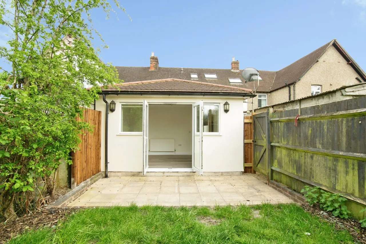 1 bed house for sale — Chaldon Road, Caterham, CR3