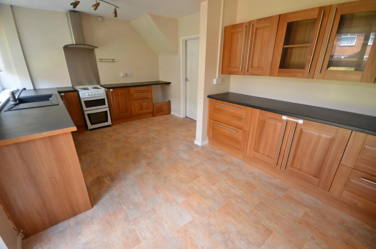 Castleford Avenue, Grimsby, DN34, photo 4